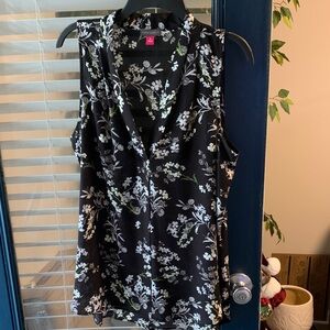 Vince Camuto Black Floral V-Neck Sleeveless Blouse